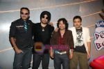 Mika Singh, Nikhil Chinappa, Kailash Kher at Mtv Desi Beats on location in Madh on 27th Aug 2009 (3).JPG